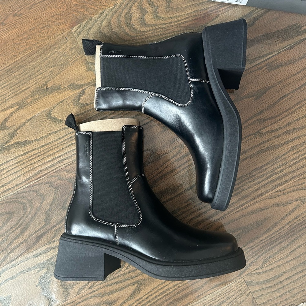 Brand New Black Women's Vagabond Dorah Chelsea Ankle Boots